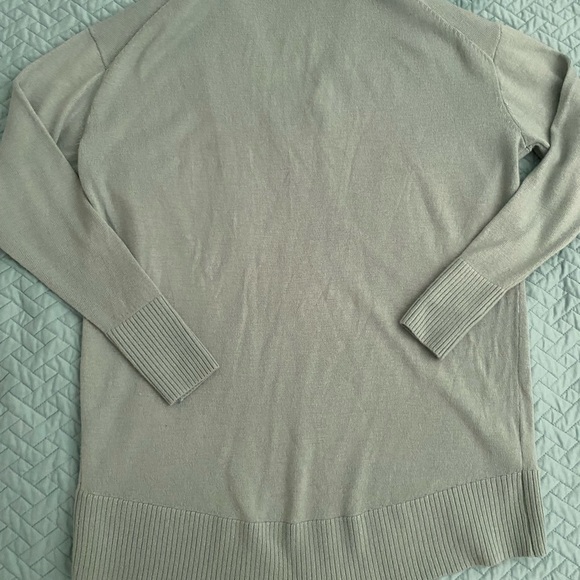 Loft XXSP Green Sweater VNeck Top - Picture 6 of 7